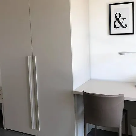 *central Lakeside Apt*swimming Pool & Free Parking * פסקיארה דל גארדה
